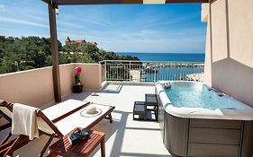 Vela Bianca Suites